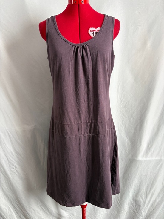 roots 73 Dresses & Skirts - Sleeveless Backless Dress in Plum